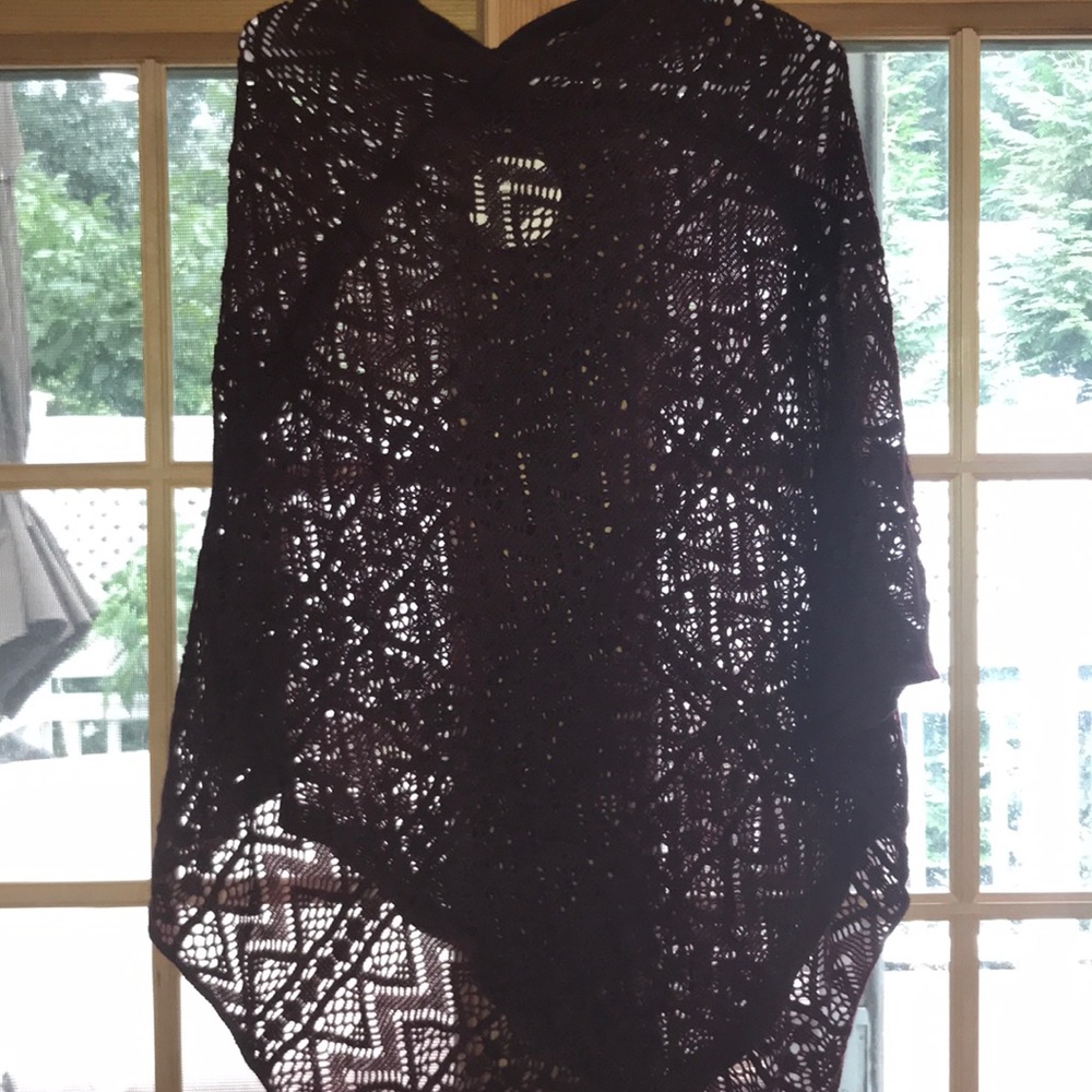 Two Comfort woven poncho (red and beige)